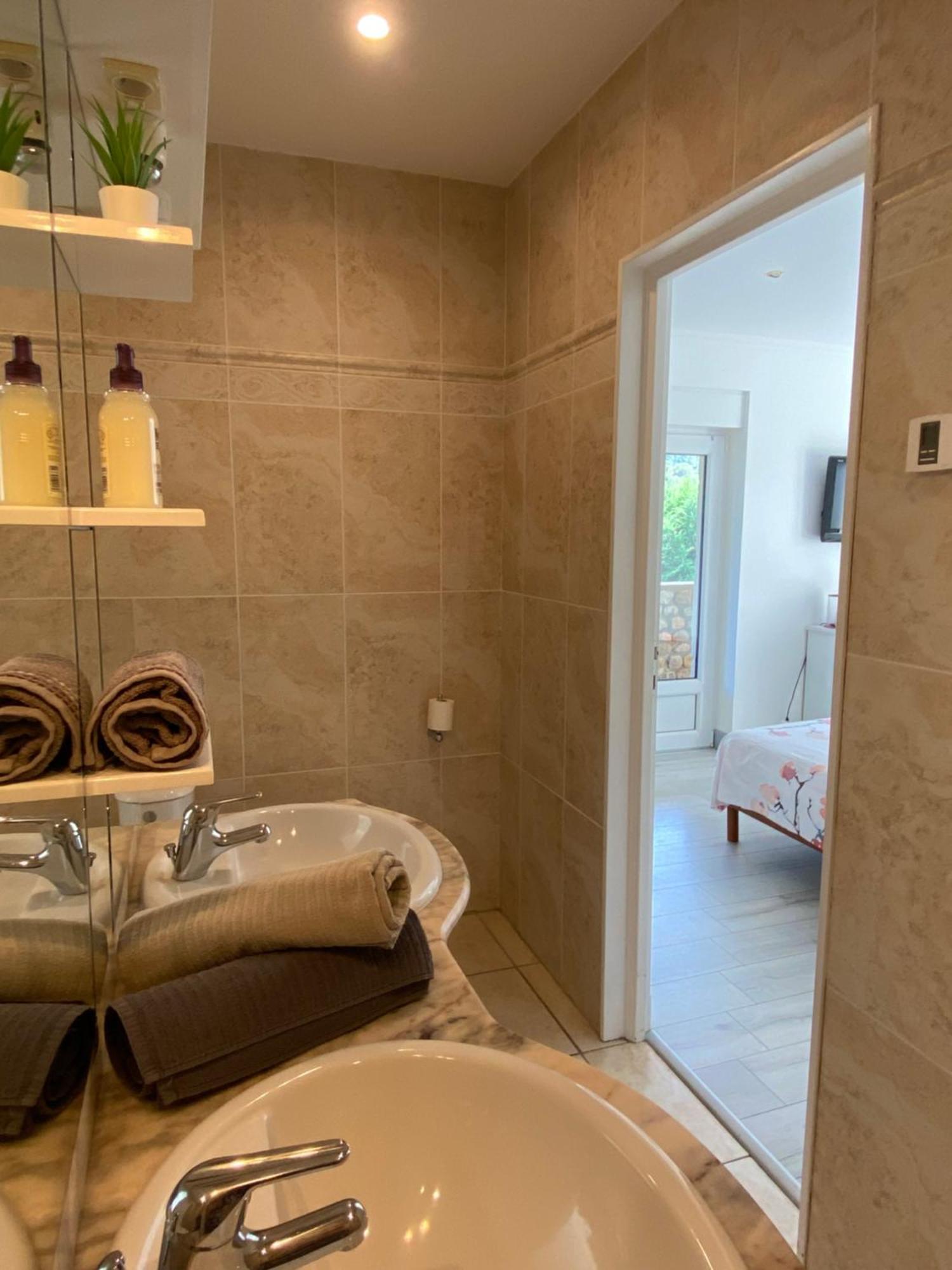 Bed and Breakfast Domaine Les Buis Saint-Fortunat-sur-Eyrieux Екстер'єр фото